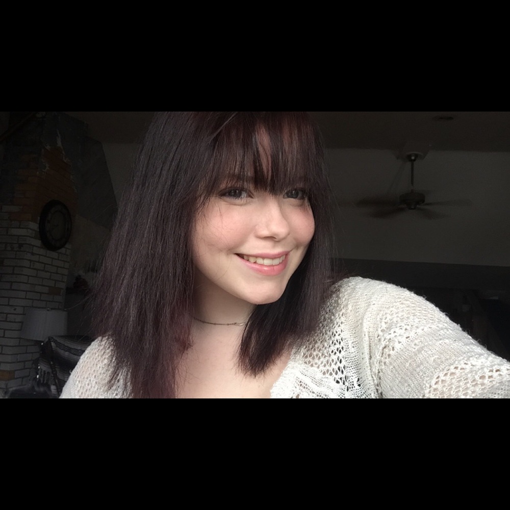 Meet your Posher, Hailey